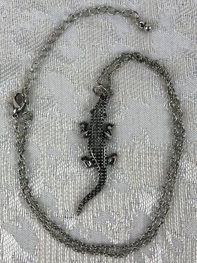 SuperJeweler Lizard Pendant Necklace Silver Tone 18” with Crystal Eyes NWT